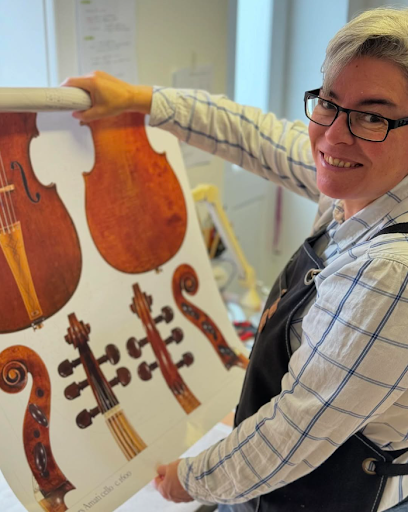 Luthier in the Cella Fine Violins workshop